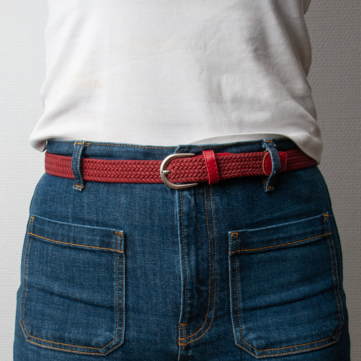 677321 Belte (6 stk) smalt flettet strikkbelte, sølv - burgunder