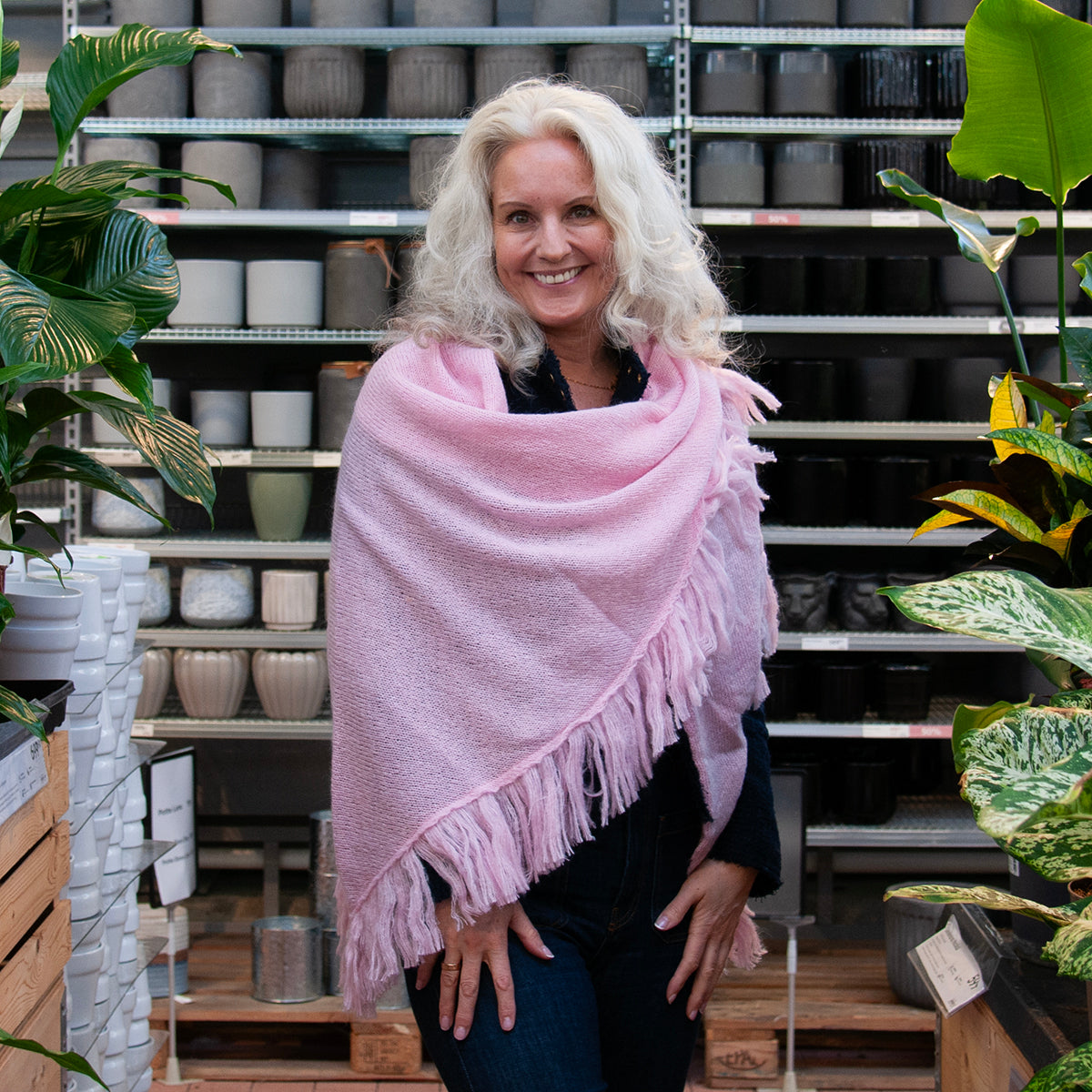 704636 Klær ELLEN stort mykt strikket sjal - lys rosa