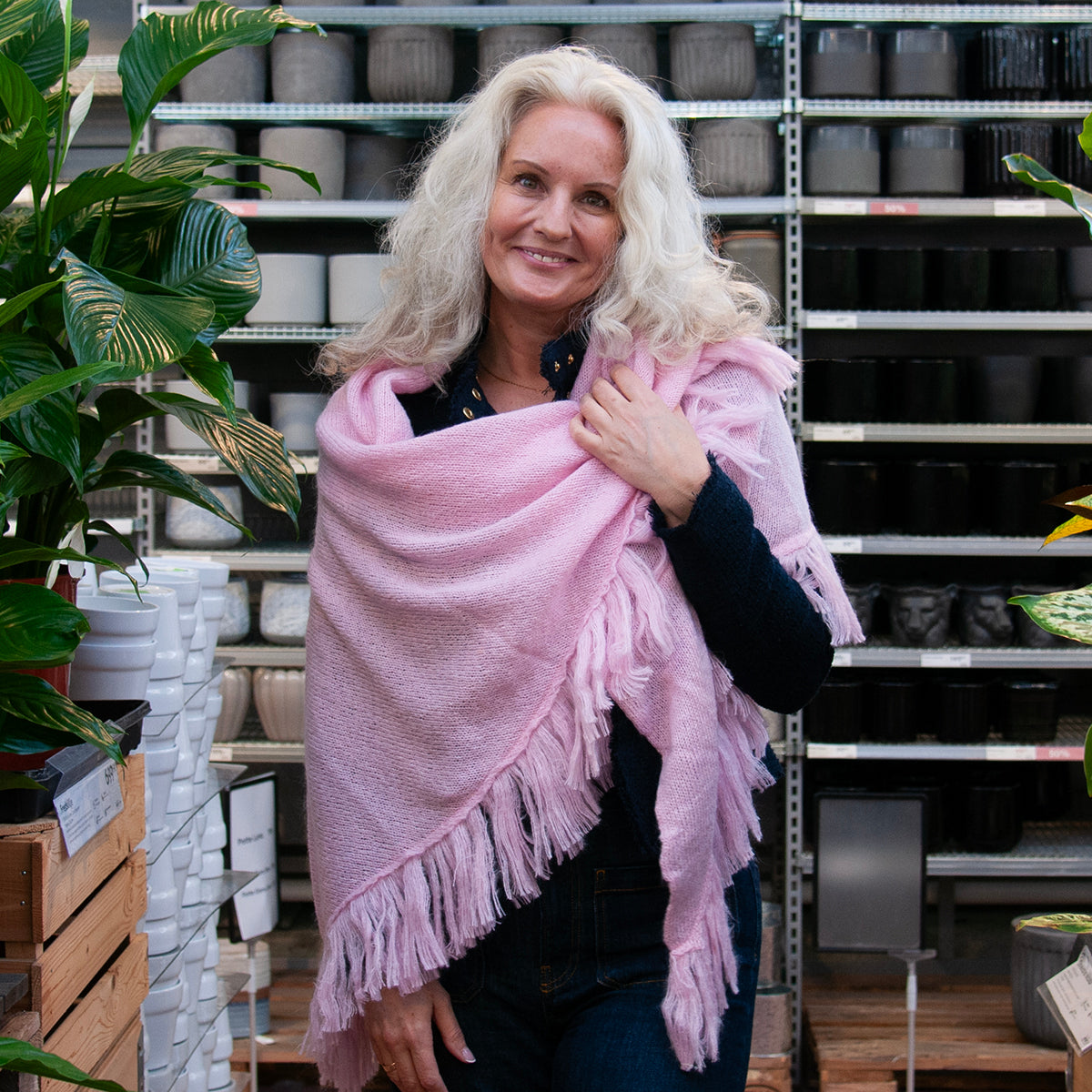 704636 Klær ELLEN stort mykt strikket sjal - lys rosa