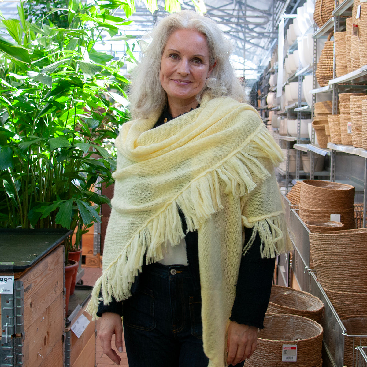 704662 Klær ELLEN stort mykt strikket sjal - lys gul
