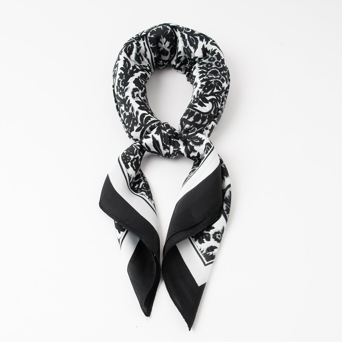 790301 Skjerf, lite skjerf paisley mønster , svart
