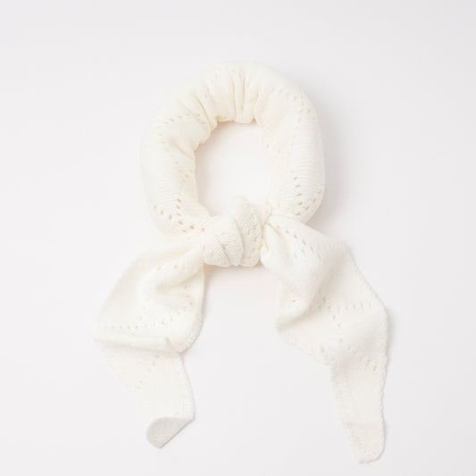 790503 Skjerf, Strikket lite triangel skjerf  - offwhite