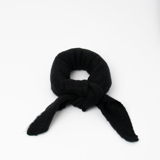 Small triangle with stitches TG16028 black