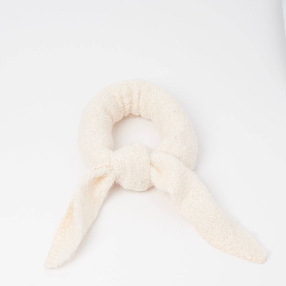 Small triangle with stitches TG16028 - offwhite