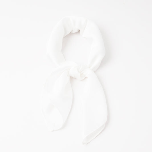 822502  Skjerf, Lite skjerf ensfarget - hvit