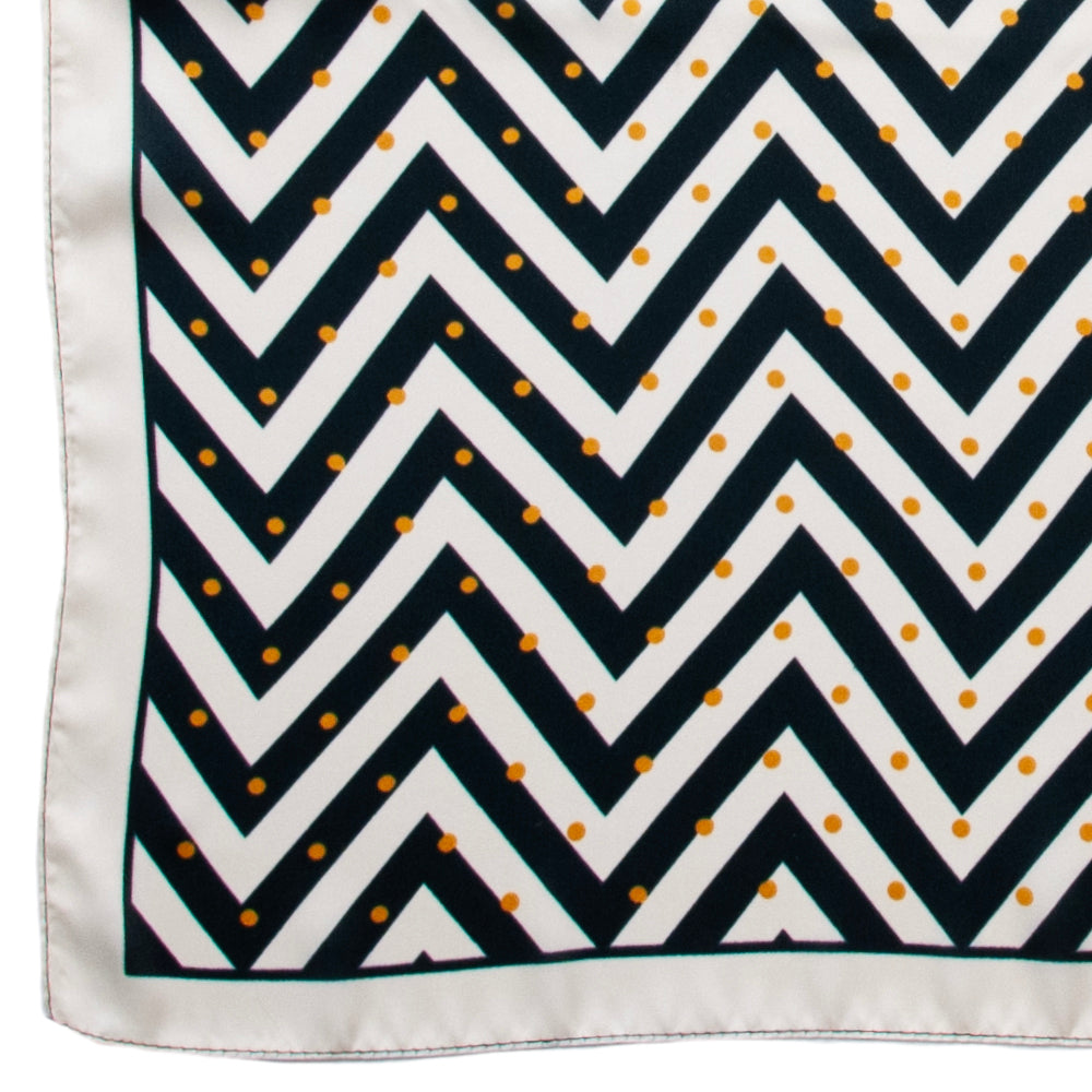 851501  Skjerf, Lite skjerf med zikk zakk print - svart