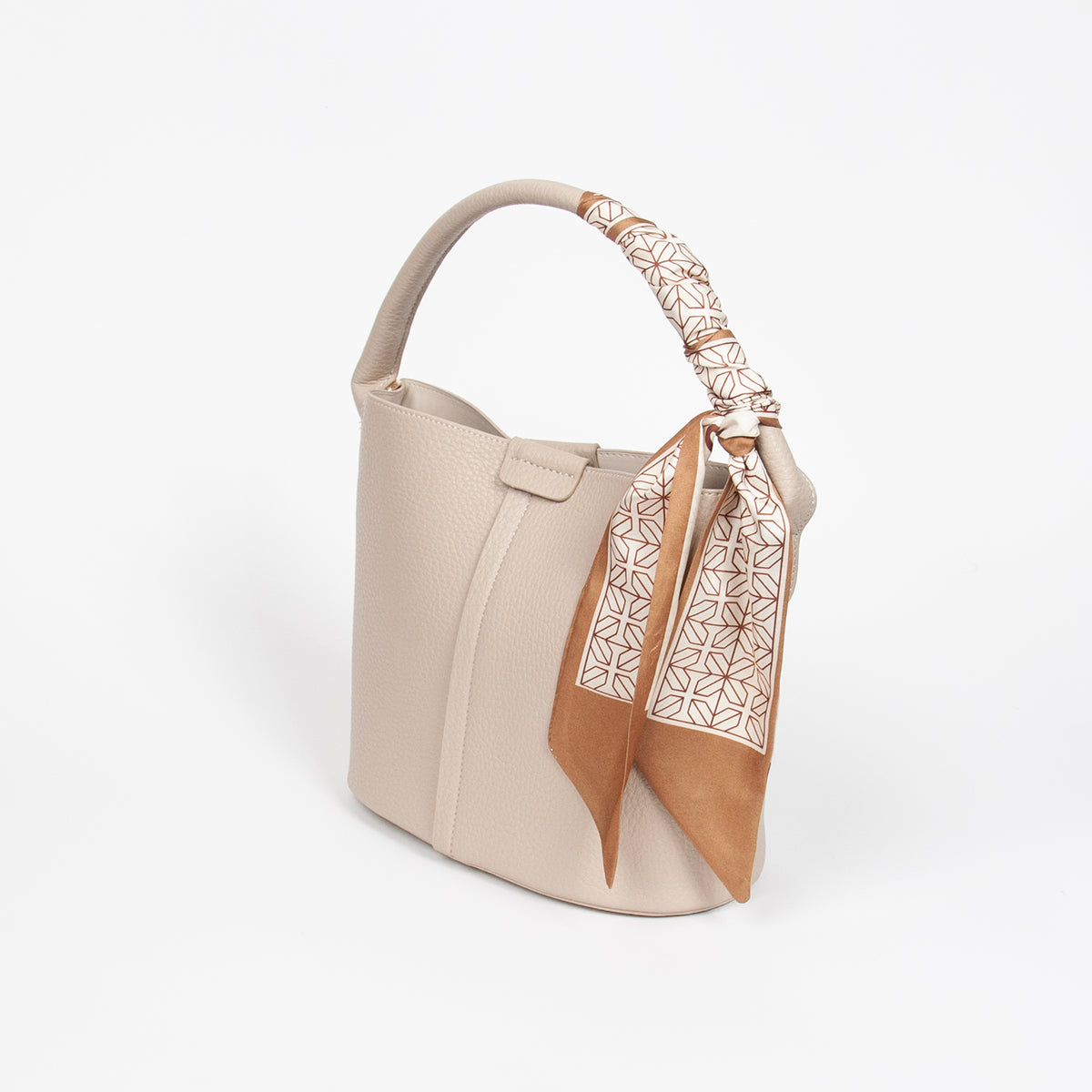 870605 Vesker, IBELIN liten bucketbag med skjerf - beige