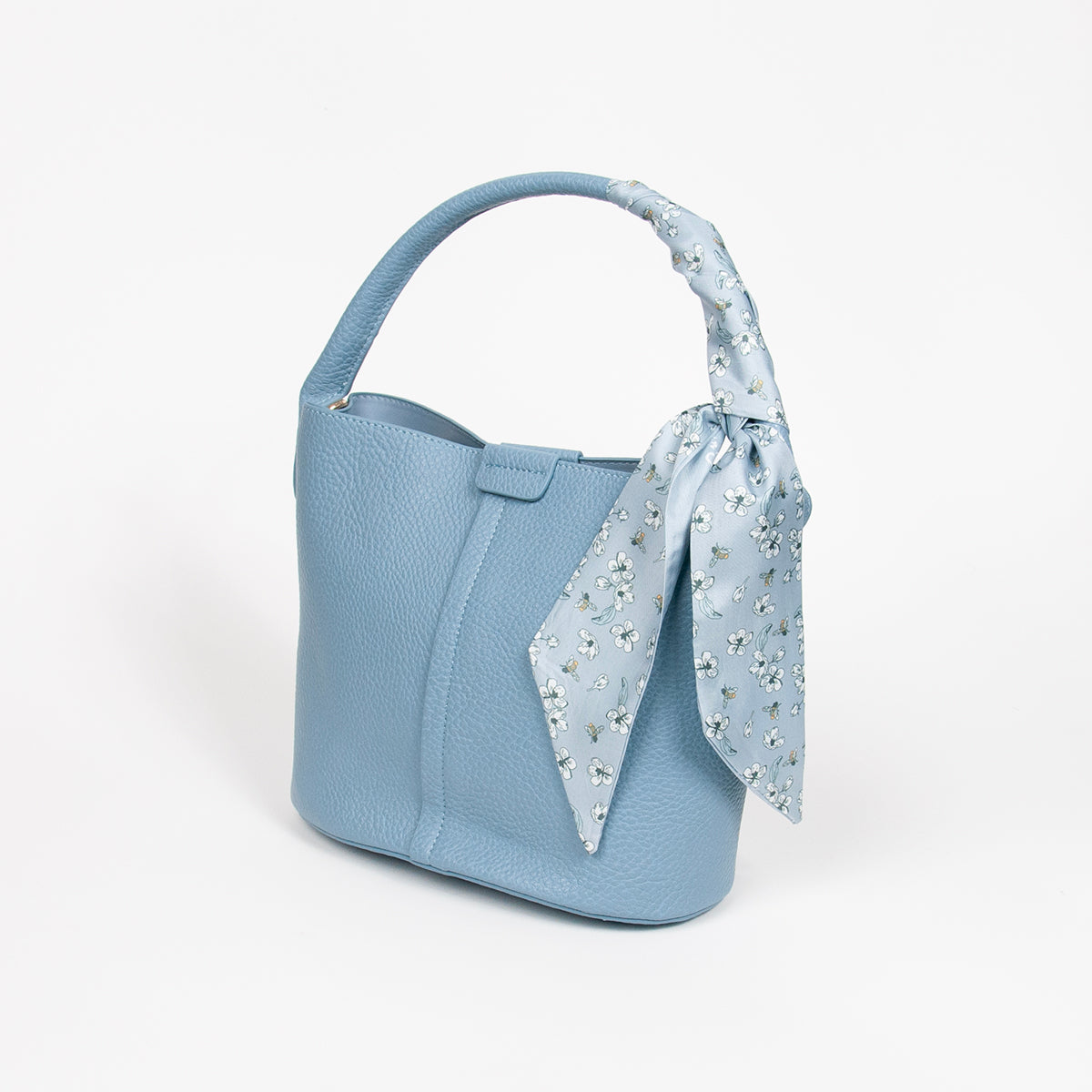 870646 Vesker, IBELIN liten bucketbag med skjerf - lys blå