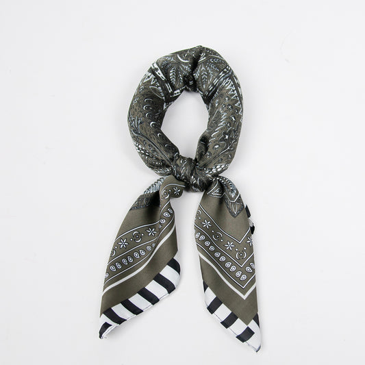 879050  Skjerf, Lite skjerf paisley print med kant - olivengrønn