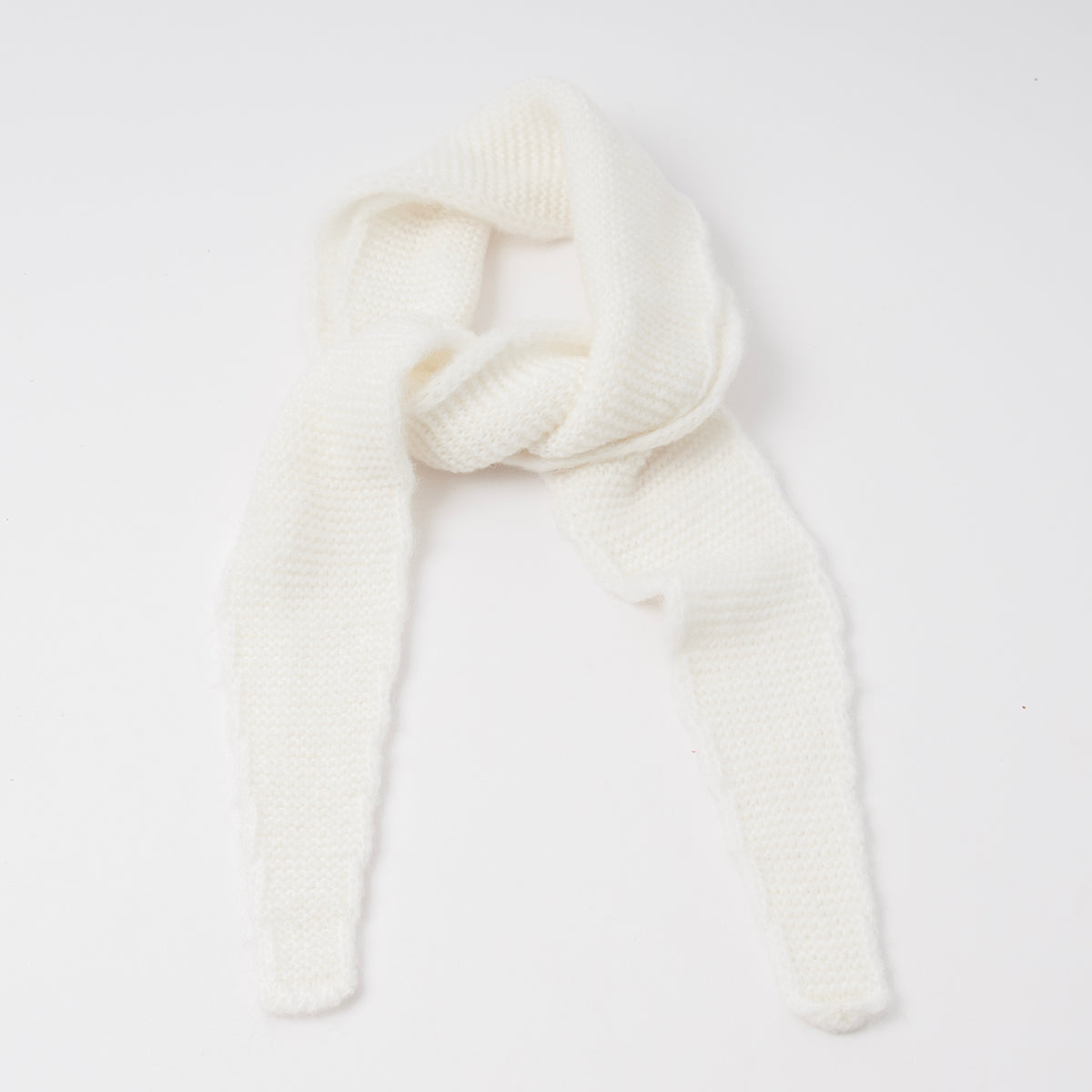 882103 Skjerf, Strikket lite SOFIE skjerf. 107 x 13 cm - offwhite