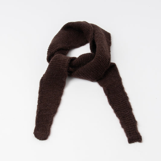 882111 Skjerf, Strikket lite SOFIE skjerf. 107 x 13 cm - mørk brun