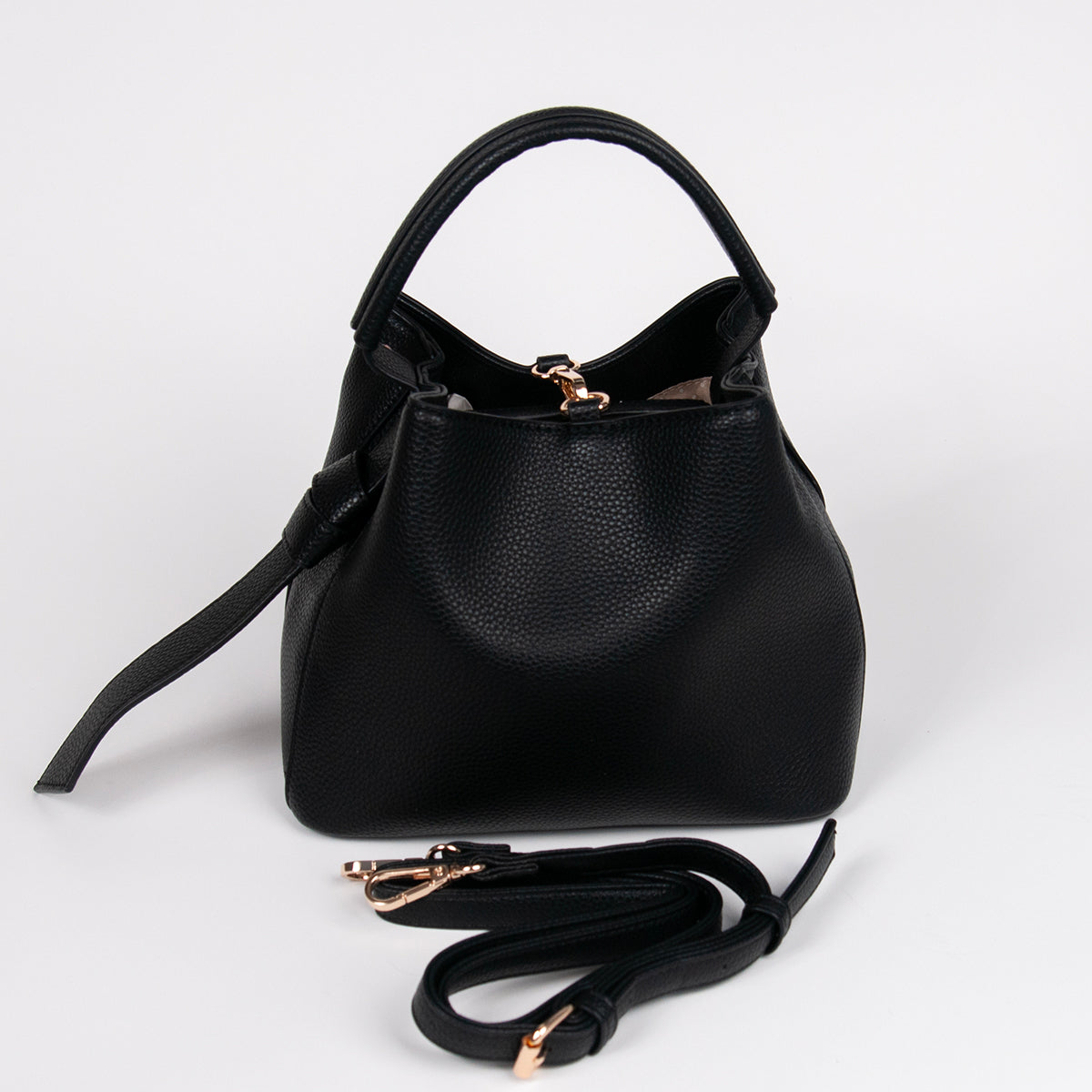 883901 Vesker, JOY liten bucketbag med frontspenne - svart