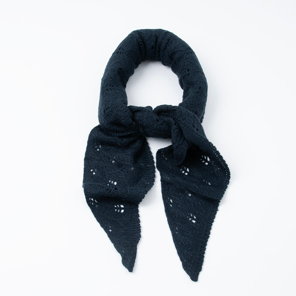 884841 Skjerf, Strikket lite triangel skjerf  - marine