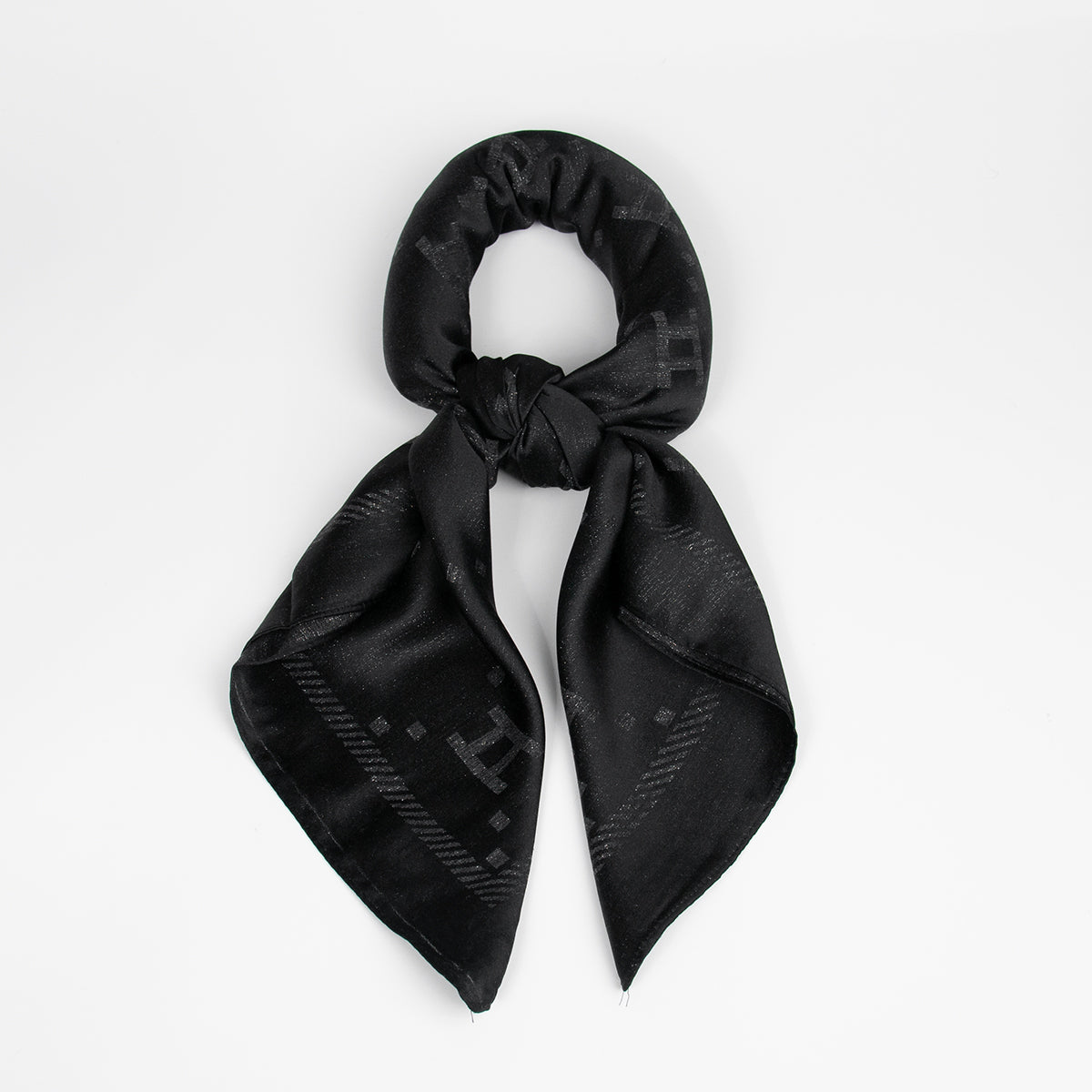 890701  Skjerf, 90x90 cm "silk-look" H-mønstret med lurextråd - svart