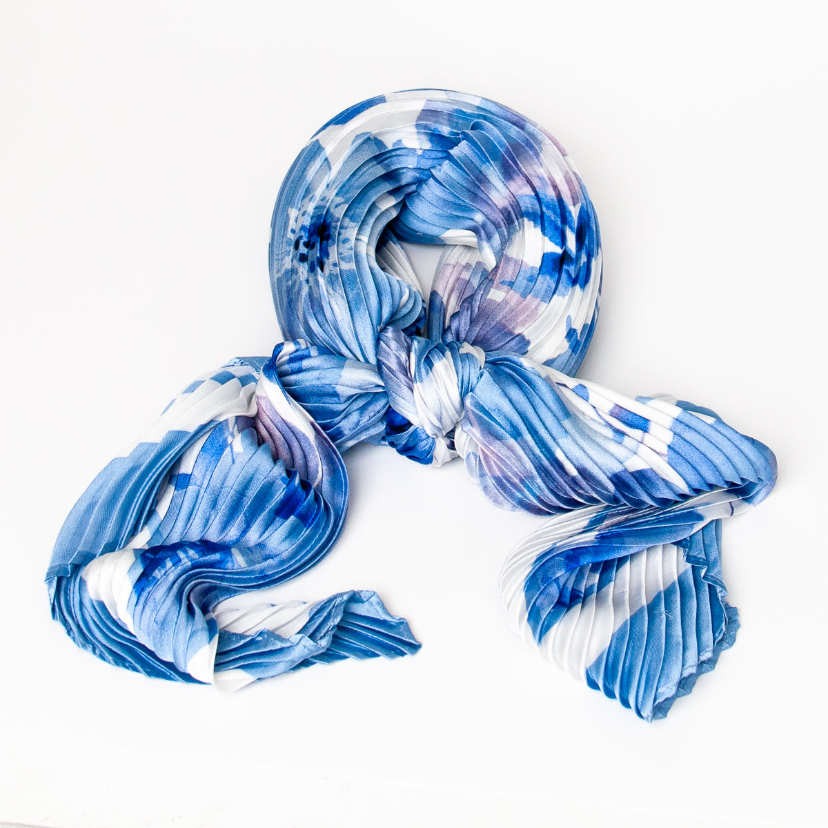 892541  Skjerf, Lite skjerf blomstret plizze - blå