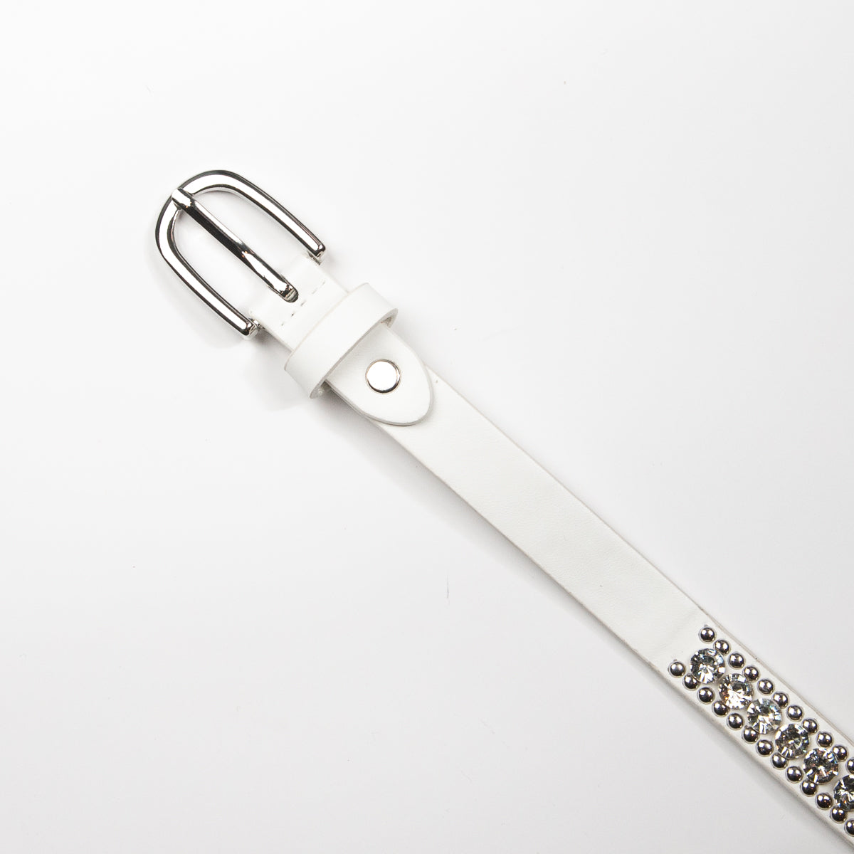 893702 Belte (6 stk) Smalt belte med nagler og strass stener - hvit