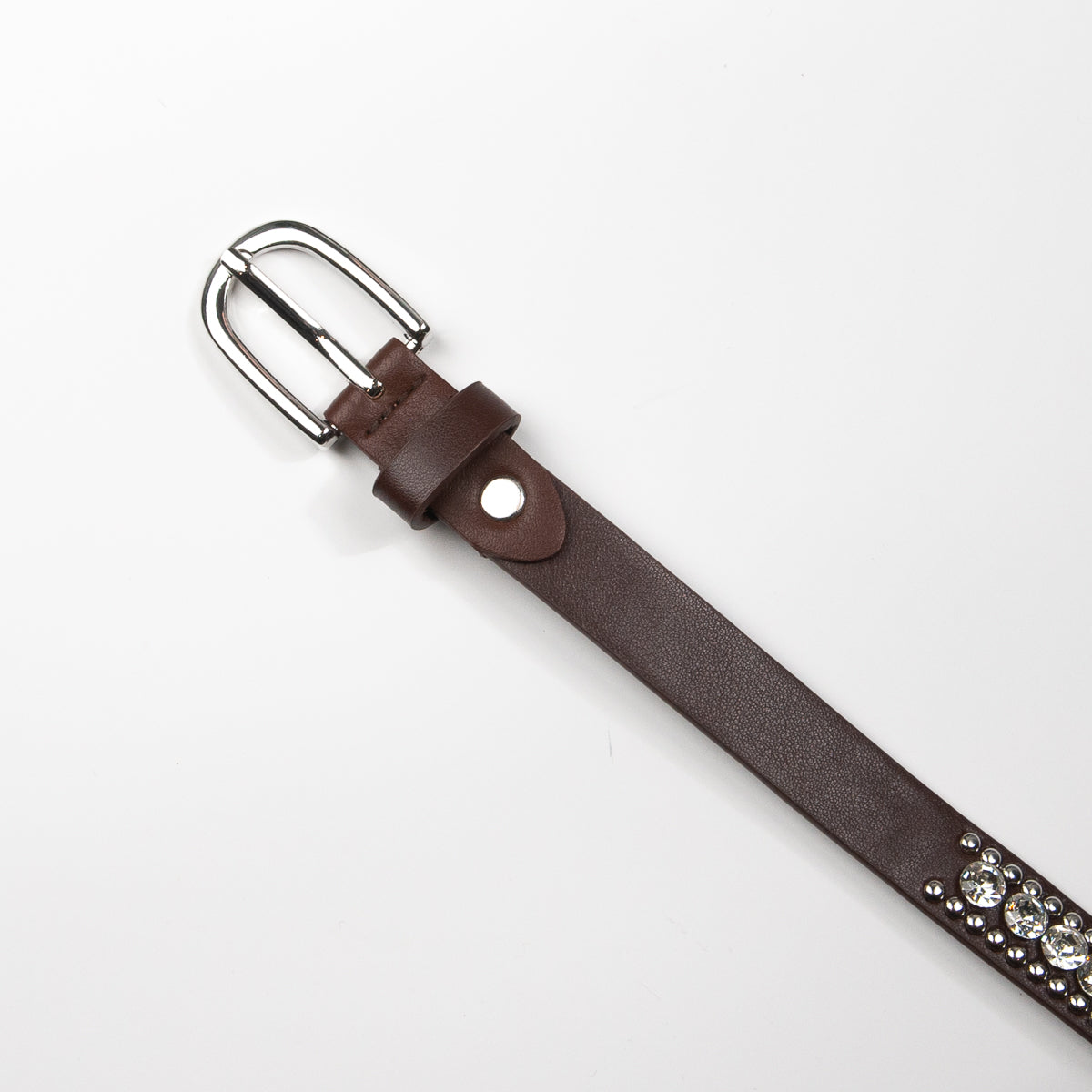 893711 Belte (6 stk) Smalt belte med nagler og strass stener - brun