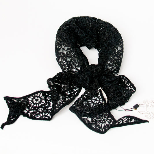 893901 Skjerf, Tynt heklet lite triangel skjerf  - svart