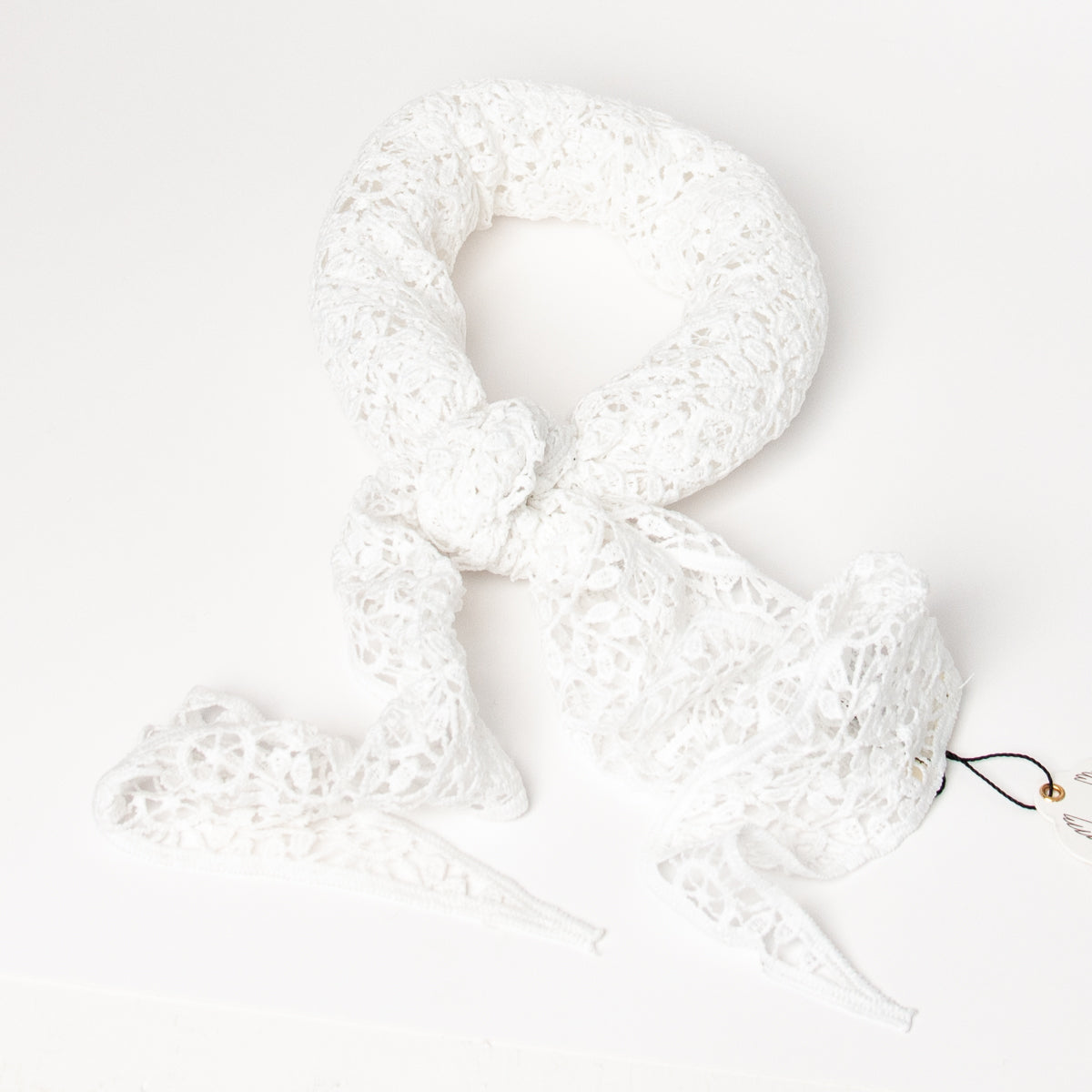 893902 Skjerf, Tynt heklet lite triangel skjerf  - hvit