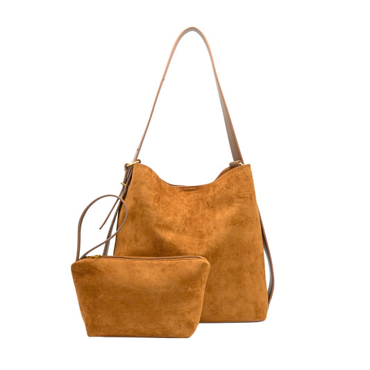 899107 Vesker, KAROLINE bucketbag i semsket look - cognac
