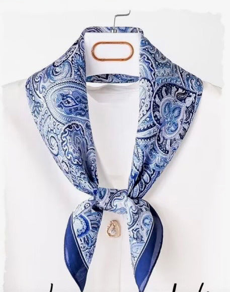 903246  Skjerf, Lite skjerf paisley print - lys blå
