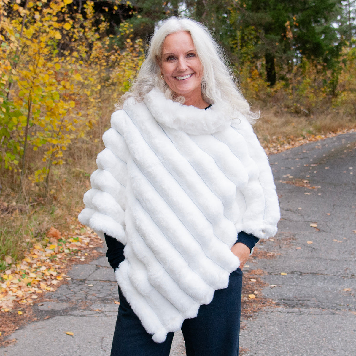 903703 Fuskpels, Poncho bølger - offwhite