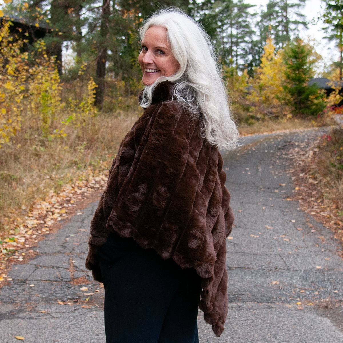 903711 Fuskpels, Poncho bølger - brun