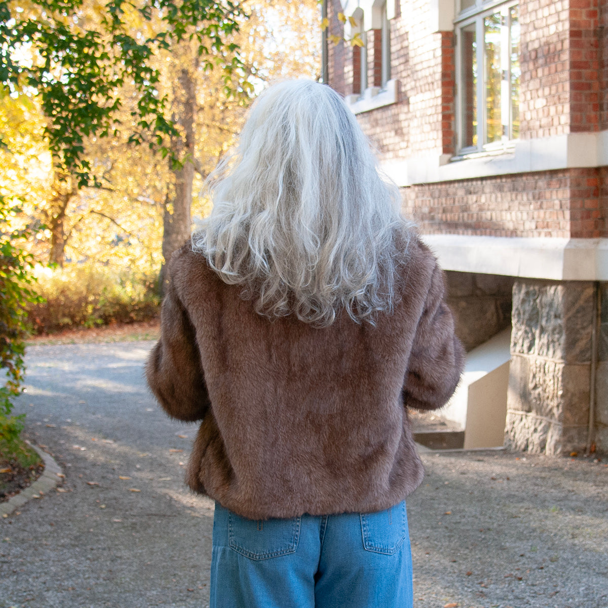 905005 Fuskpels, Jakke med stor krage   - beige