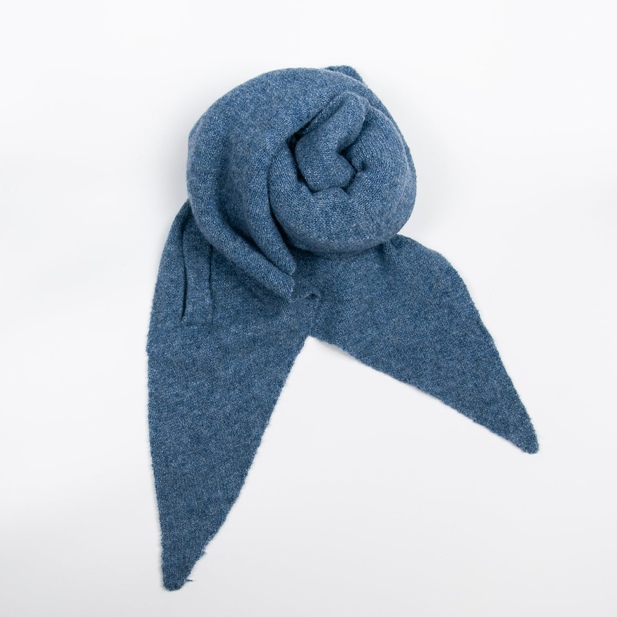 906346 Skjerf, Stort trekant skjerf 10% ull - jeansblå
