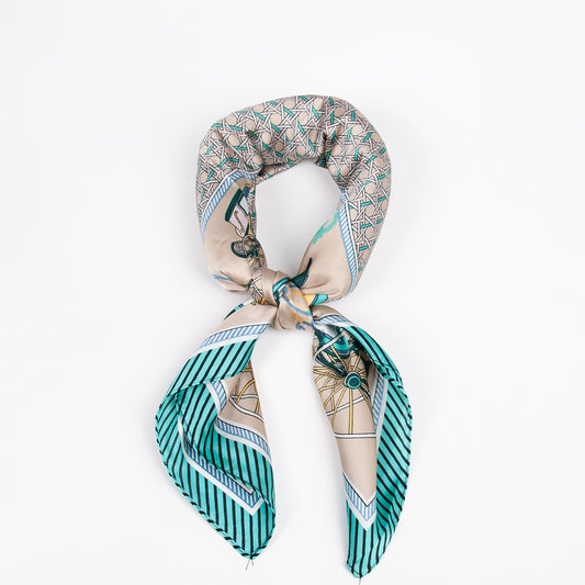 908258  Skjerf, Lite skjerf hest&vogn med lenkeprint - lys grønn