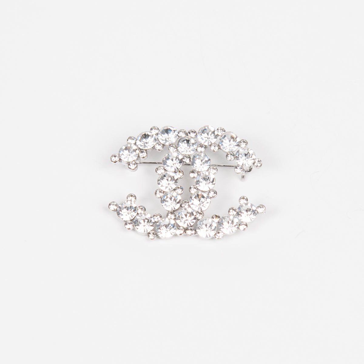 909086 Broche, CC Brosche med strass stener - sølv