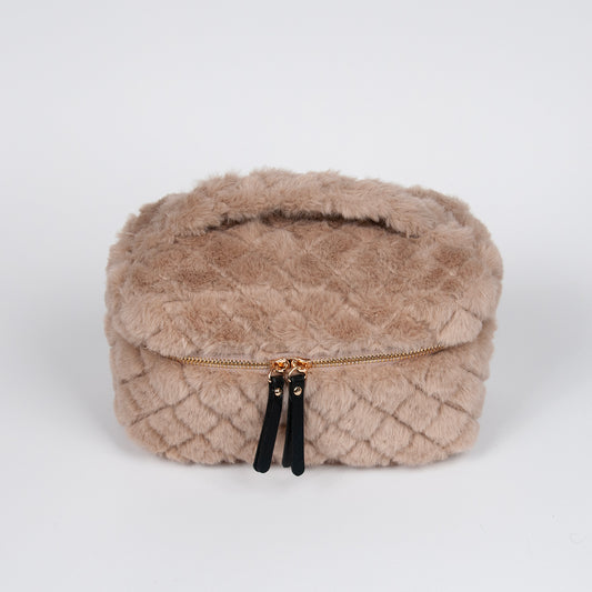 910505 Veske, Makeup-bag fuskpels -beige