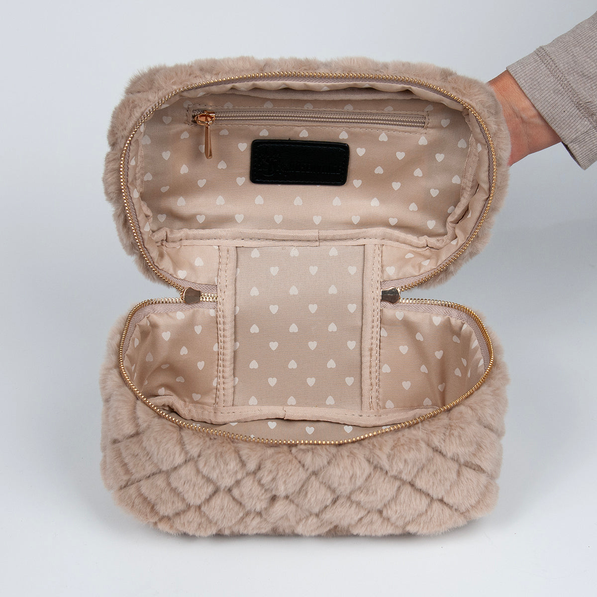 910505 Veske, Makeup-bag fuskpels -beige