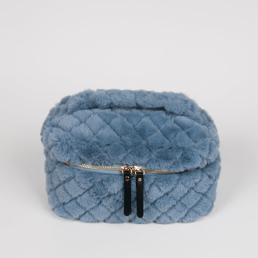 910546 Veske, Makeup-bag fuskpels - lys blå