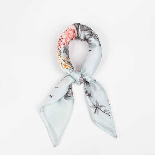 910946  Skjerf, Lite skjerf store blomster - lys blå