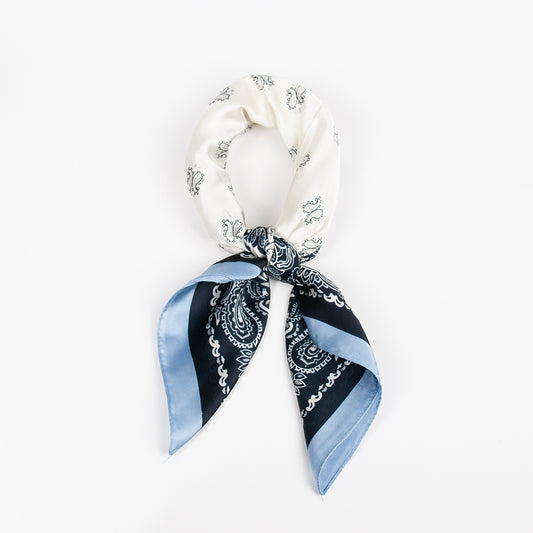 911246  Skjerf, Lite skjerf paisley print med lys blå kant - marine