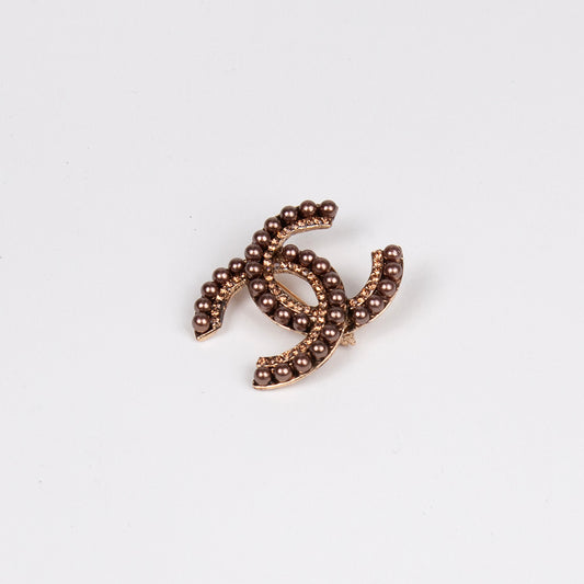 912711 Brosje, CC brosje med fargede perler - brun