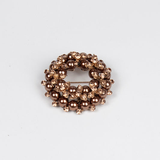 913011 Brosje, Brosje med perler og strass stener - brun