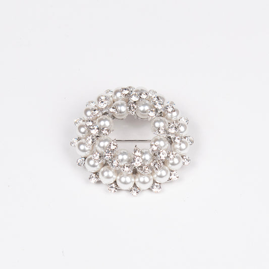 913086 Brosje, Brosje med perler og strass stener - sølv