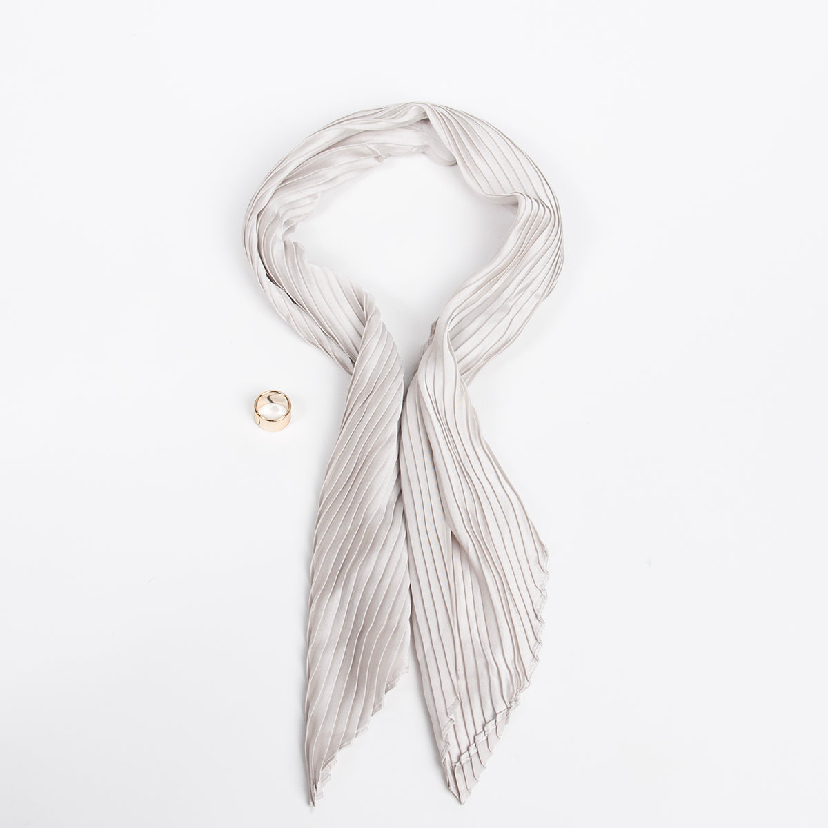 915503  Skjerf, Lite plizze skjerf med skjerf ring - offwhite