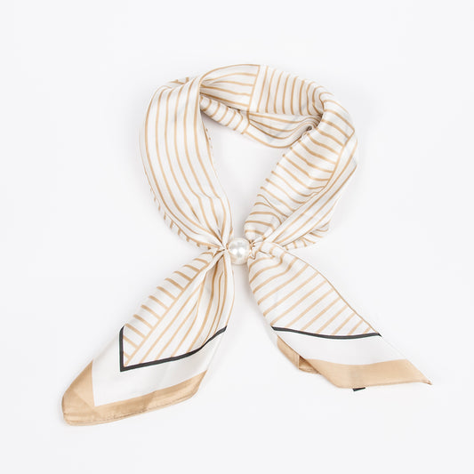 915705  Skjerf, Lite rutet skjerf med perle-magnet -beige