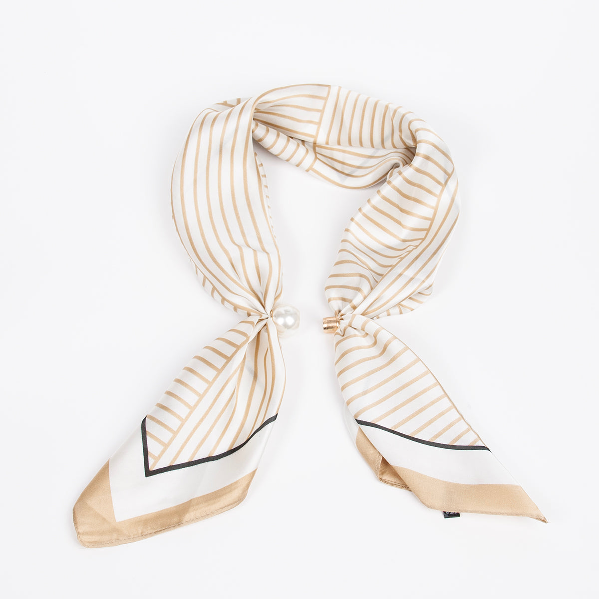 915705  Skjerf, Lite rutet skjerf med perle-magnet -beige
