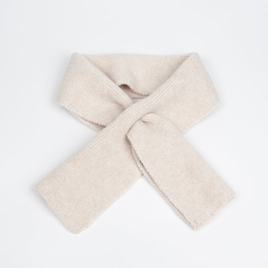 916305 Skjerf, Strikket sløyfe-skjerf - beige