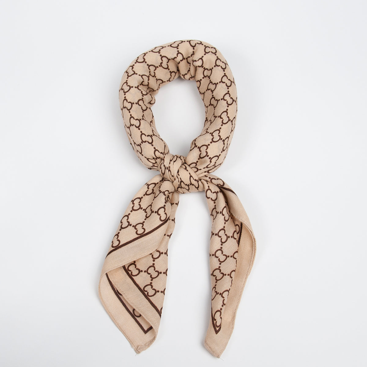 920003  Skjerf, Lite skjerf CC print matt struktur - lys beige