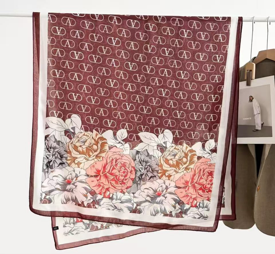 925521  Skjerf, Mykt skjerf 80x180 cm V-print med blomster - burgunder