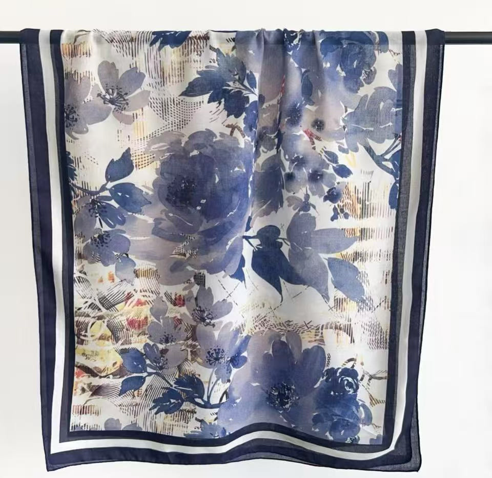 925841  Skjerf, Mykt skjerf 80x180 cm blomsterprint med kant - blå