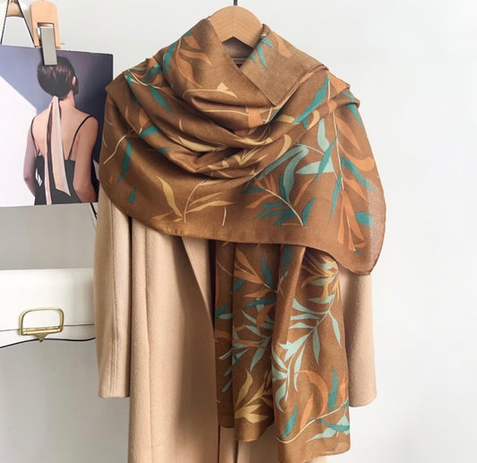 928615  Skjerf,Mykt skjerf 80x180 cm høstblader - cognac