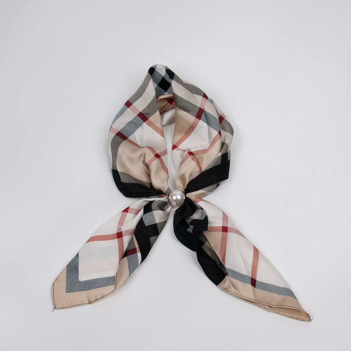 915705  Skjerf, Lite rutet skjerf med perle-magnet -beige