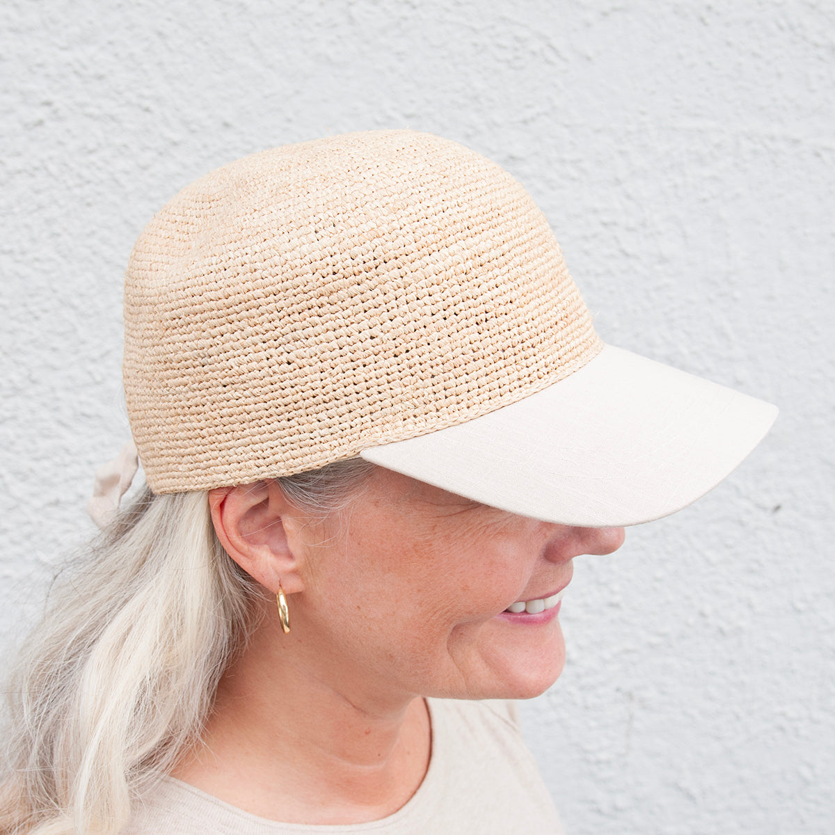 Straw hat, Natural straw cap with colored brim - off-white