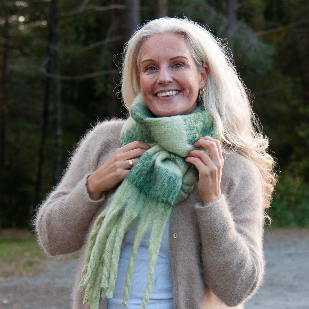 Slim fluffy scarf TS15803 - green